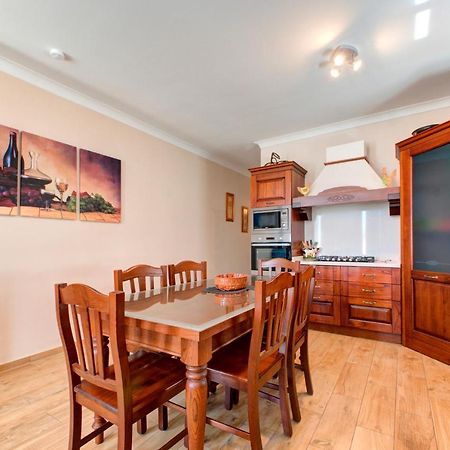 Modern Seaside 2 BR APT w Spectacular Views St. Paul's Bay Exterior foto