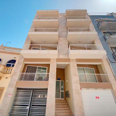 Modern Seaside 2 BR APT w Spectacular Views St. Paul's Bay Exterior foto
