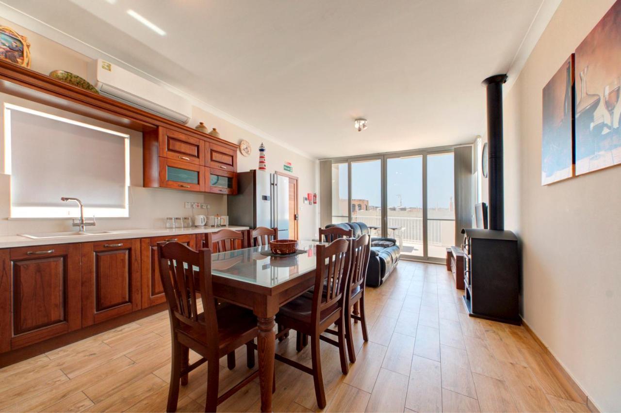 Modern Seaside 2 BR APT w Spectacular Views St. Paul's Bay Exterior foto