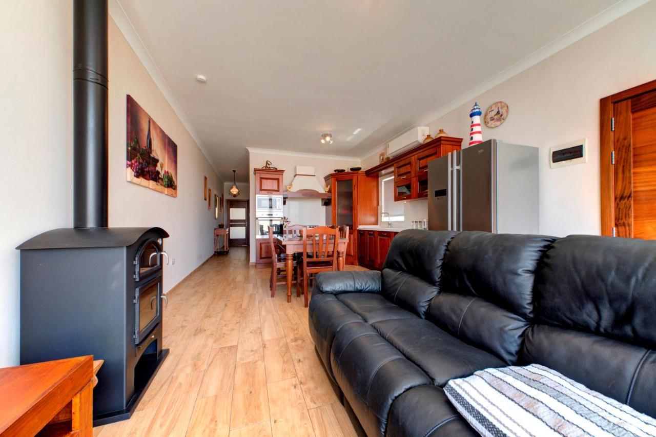 Modern Seaside 2 BR APT w Spectacular Views St. Paul's Bay Exterior foto