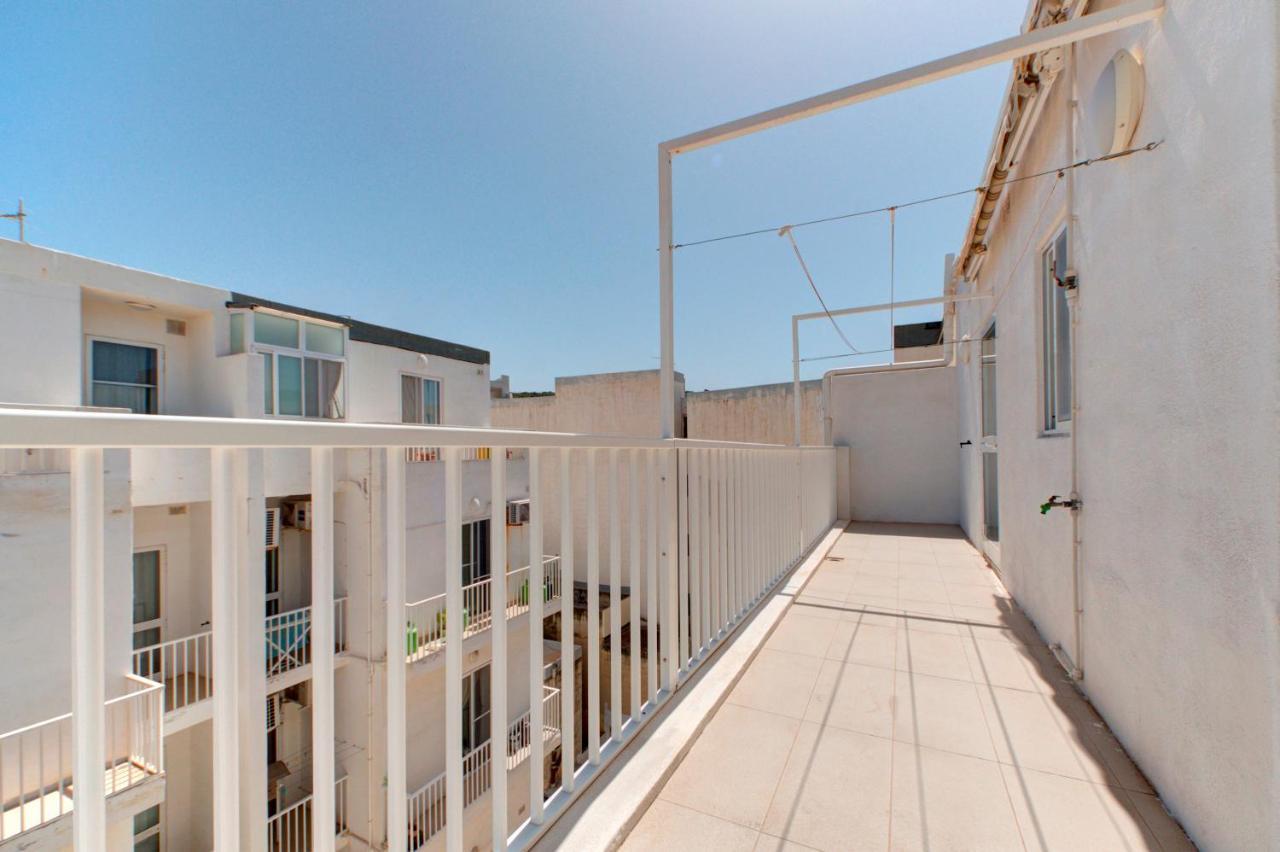 Modern Seaside 2 BR APT w Spectacular Views St. Paul's Bay Exterior foto